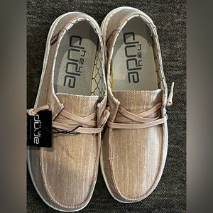 Women’s size 8 hey dude sparkling rose gold New with tags